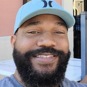 Meet your Posher, Derek